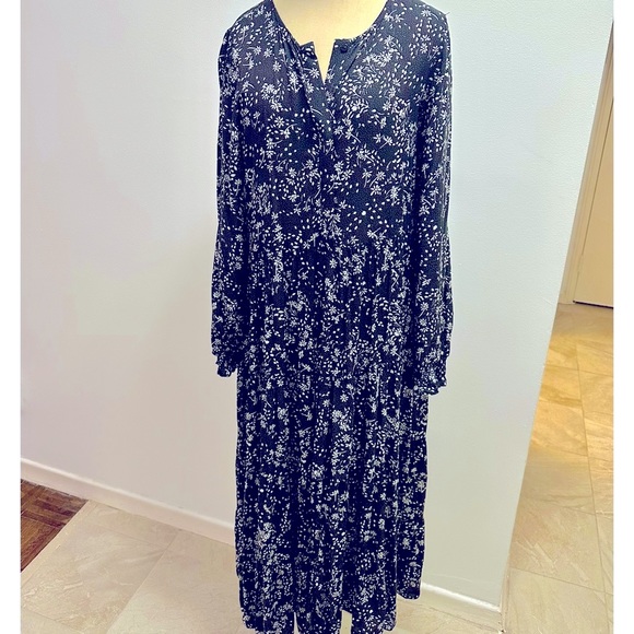 Zara Dresses & Skirts - Zara floral Maxi Dress